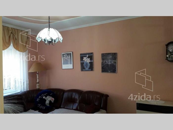 dve kuće na jednom placu sremska mitrovica besplatni mali oglasi