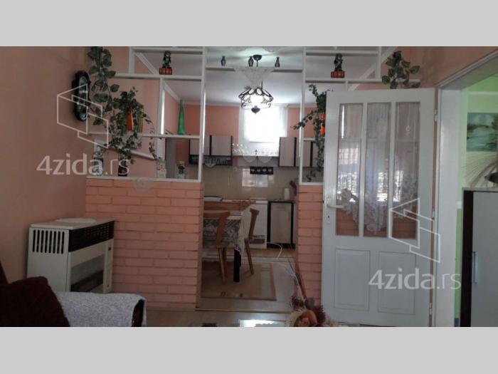 dve kuće na jednom placu sremska mitrovica besplatni mali oglasi