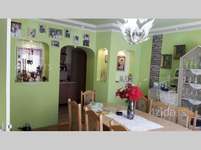 dve kuće na jednom placu sremska mitrovica besplatni mali oglasi