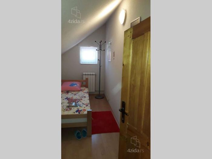 dve kuće na jednom placu sremska mitrovica besplatni mali oglasi