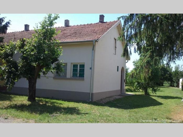 prodajem kuću u karađorđevu besplatni mali oglasi
