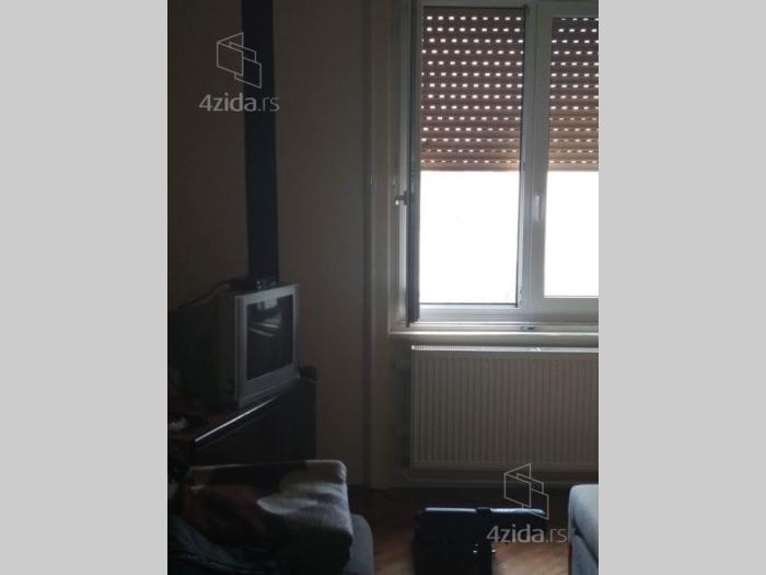 prodajem salonski stan u subotici besplatni mali oglasi