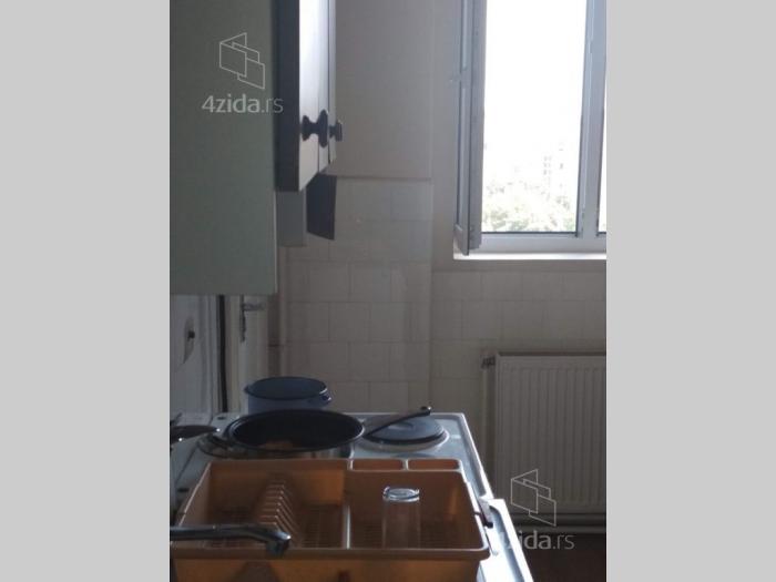prodajem salonski stan u subotici besplatni mali oglasi