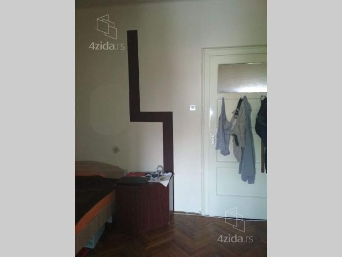 prodajem salonski stan u subotici besplatni mali oglasi