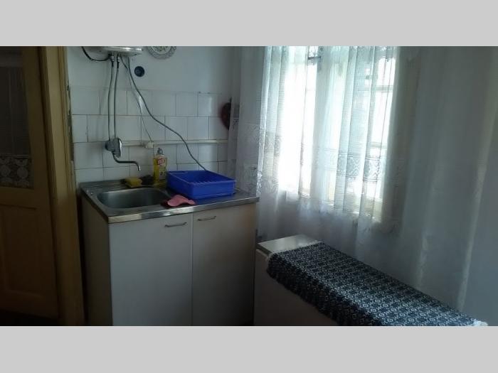 izdavanje, centar, dimitrija tucovića, 2 0, stan u kući,namešten besplatni mali oglasi