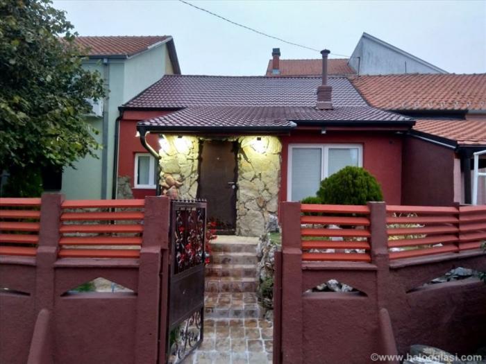stan sa dvorištem sremčica besplatni mali oglasi