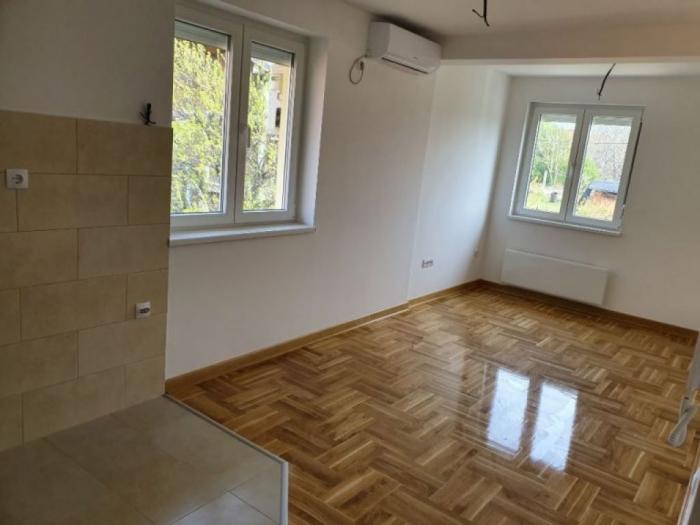 novo uknjiženo useljivo konjarnik 3 (od 1100 do 1200 e m2) besplatni mali oglasi