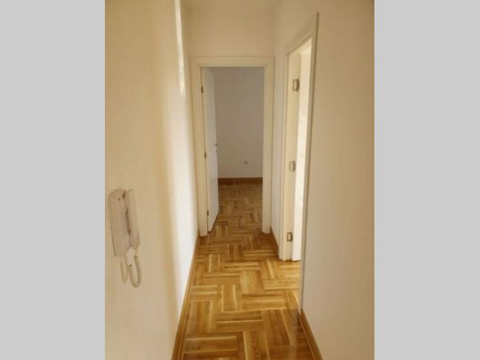 novo uknjiženo useljivo konjarnik 3 (od 1100 do 1200 e m2) besplatni mali oglasi