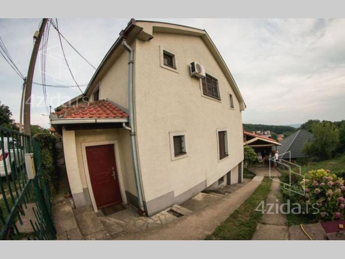 prodajem kuću u kumodražu besplatni mali oglasi