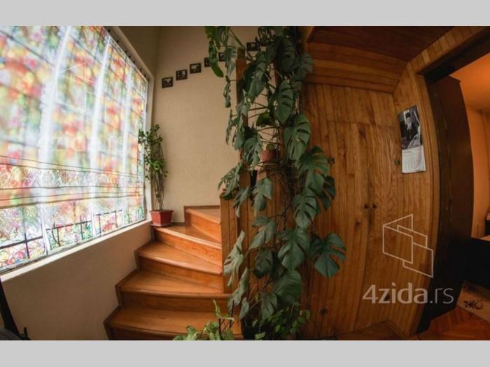 prodajem kuću u kumodražu besplatni mali oglasi