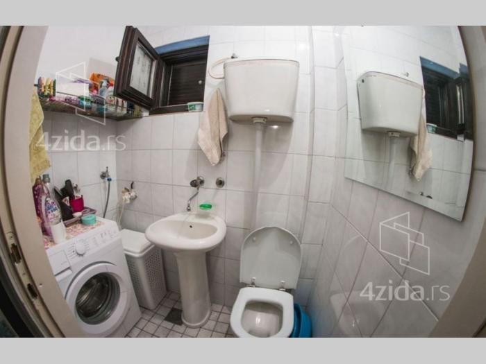 prodajem kuću u kumodražu besplatni mali oglasi