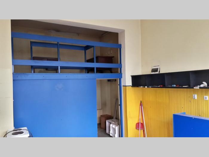 dorćol, višenamenski lokal, 28m2 10m2 galerija besplatni mali oglasi