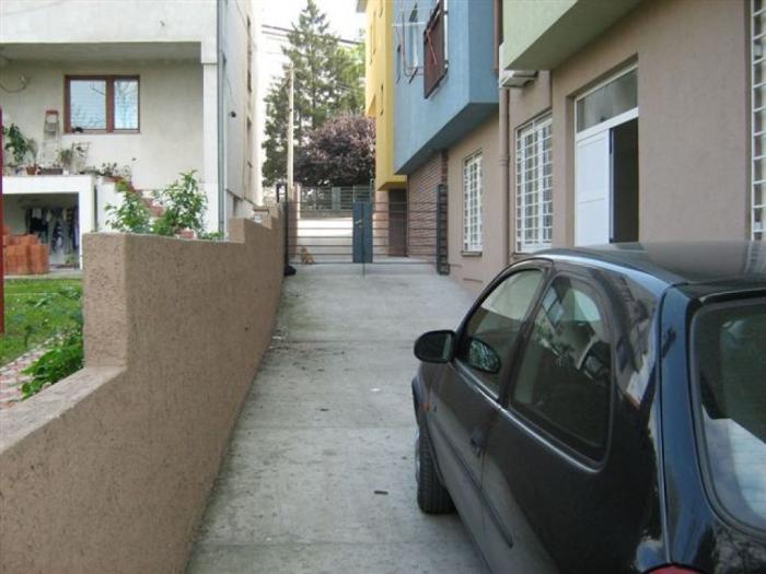 izdavanje,multifunkcionalan poslovni prostor sa parkingom medaković 1 besplatni mali oglasi