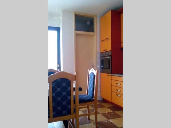 na prodaju trosoban stan soko banja besplatni mali oglasi