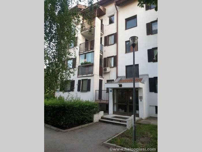 top stan na prodaju bežanijska kosa 1 besplatni mali oglasi