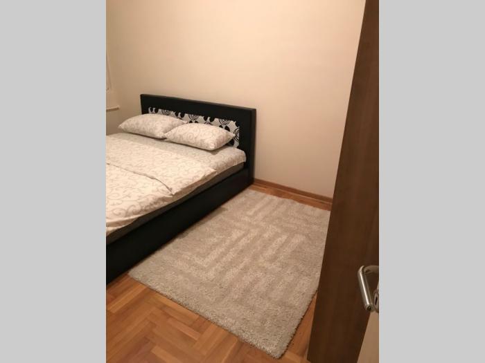 izdajem trosoban stan, 65m2(terasa 4m2), cg, ii 3 besplatni mali oglasi