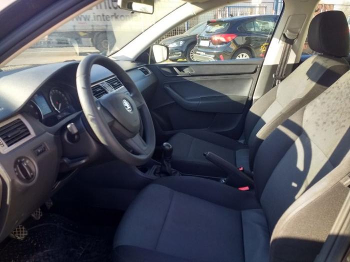 škoda rapid 1 2 besplatni mali oglasi