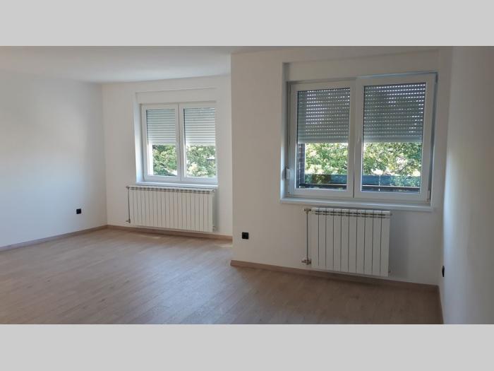 uknjižen duplex voždovac dušanovac besplatni mali oglasi