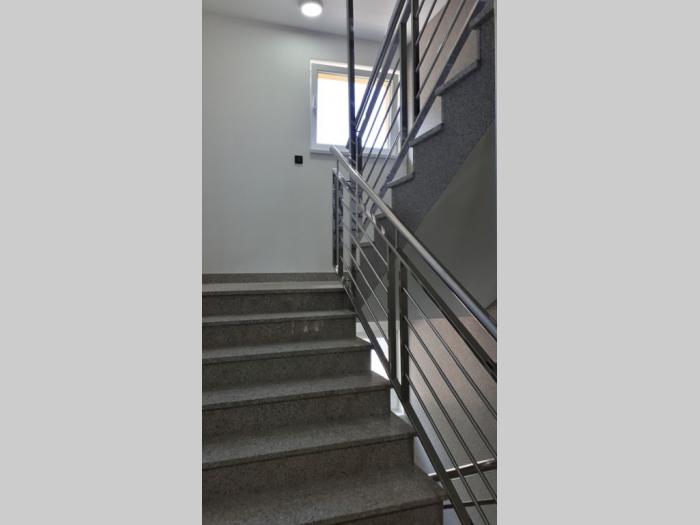 uknjižen duplex voždovac dušanovac besplatni mali oglasi