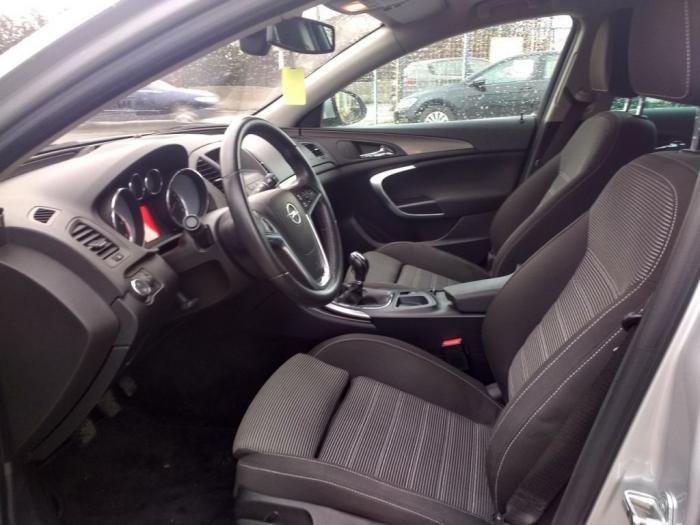 opel insignia 2 0cdti besplatni mali oglasi