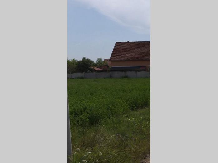plac u bečmenu 8 ari besplatni mali oglasi