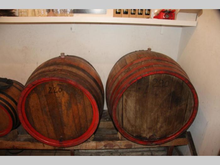 bure za crno vino besplatni mali oglasi