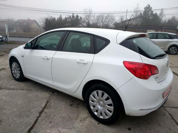 opel astra j 1 3cdti besplatni mali oglasi
