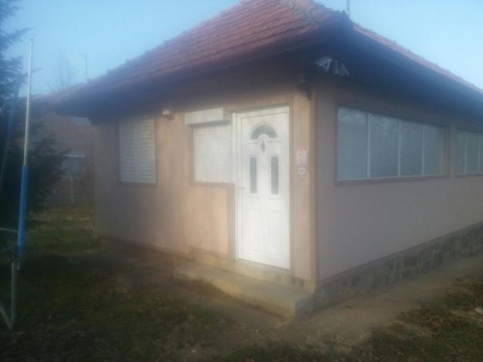 prodajem vikendicu u čortanovcima besplatni mali oglasi