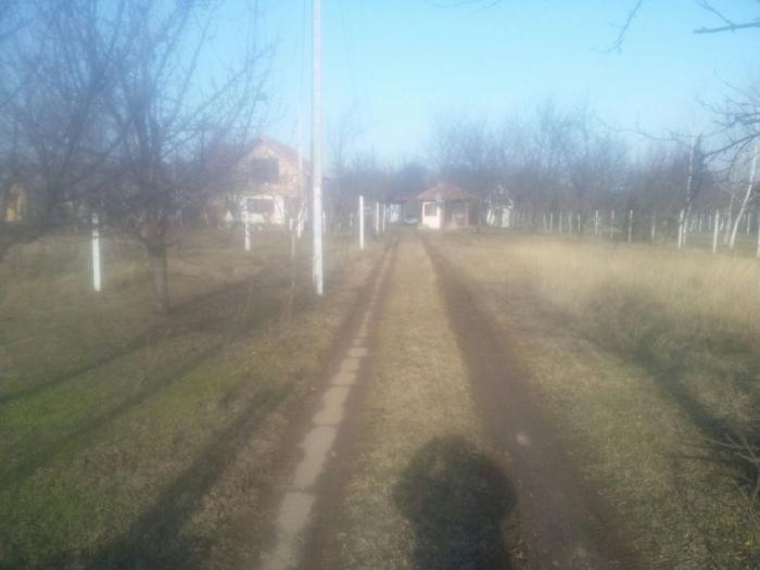 prodajem vikendicu u čortanovcima besplatni mali oglasi