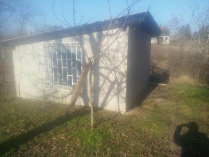 prodajem vikendicu u čortanovcima besplatni mali oglasi