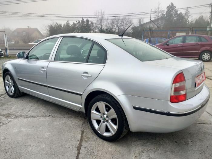 škoda superb 2 0tdi besplatni mali oglasi