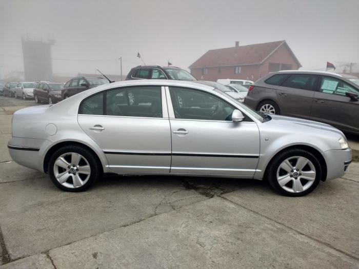 škoda superb 2 0tdi besplatni mali oglasi