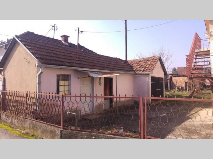 prodajem kucu u atenici, kod plave hale besplatni mali oglasi