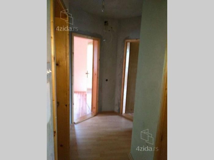 vikendica na bovanskom jezeru besplatni mali oglasi