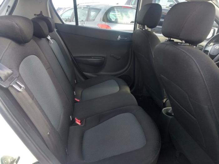 hyundai i20 1 2i besplatni mali oglasi
