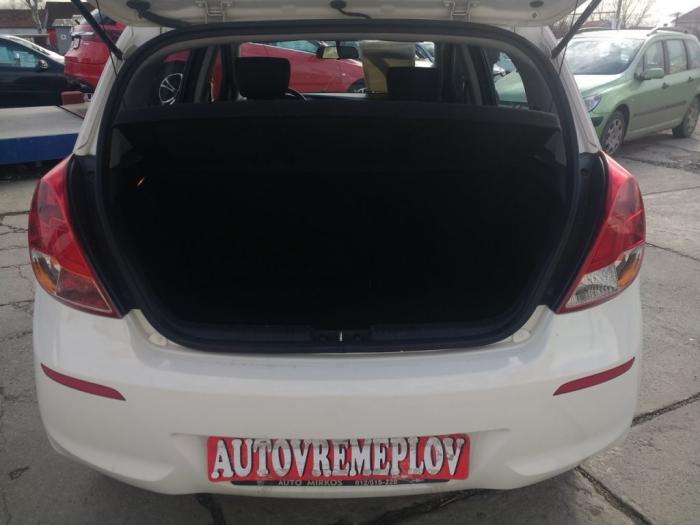 hyundai i20 1 2i besplatni mali oglasi