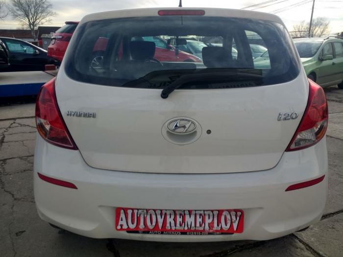 hyundai i20 1 2i besplatni mali oglasi