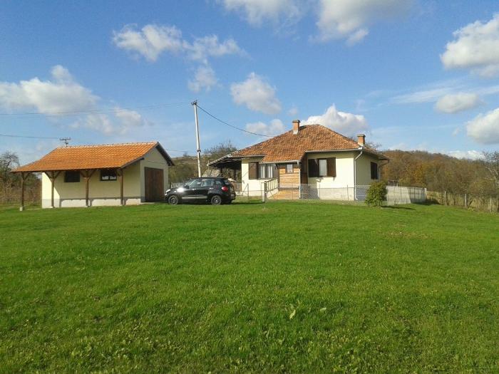 prodajem kuću u koštunićima besplatni mali oglasi