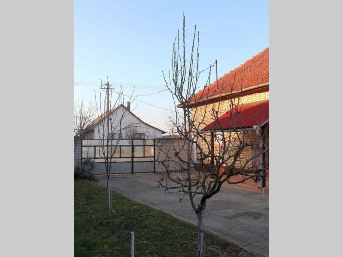 kuća na prodaju sombor bezdan besplatni mali oglasi