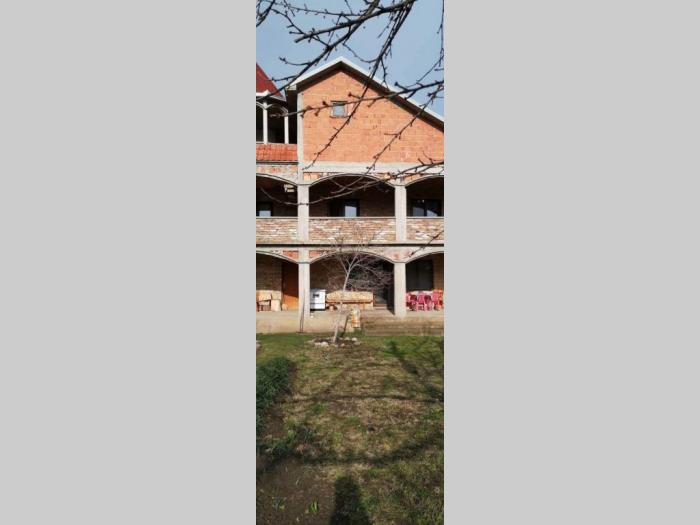 prodajem kuću u starim banovcima besplatni mali oglasi