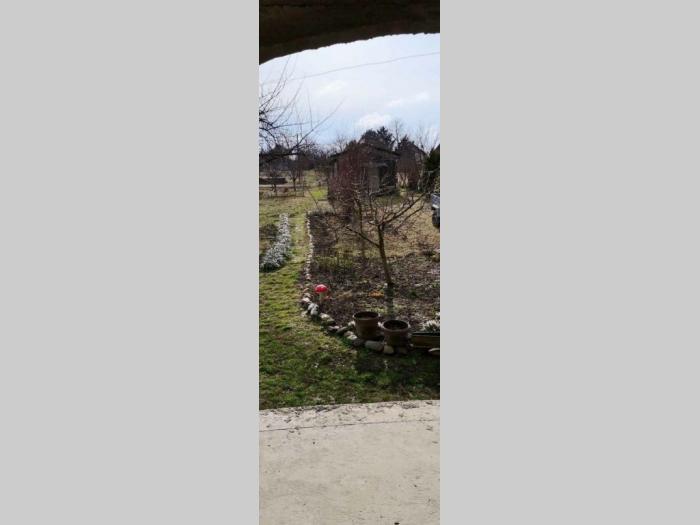prodajem kuću u starim banovcima besplatni mali oglasi
