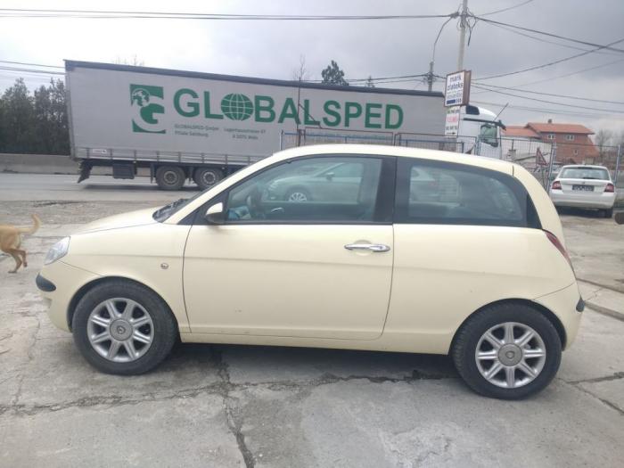 lancia ypsilon 1 3mtj besplatni mali oglasi