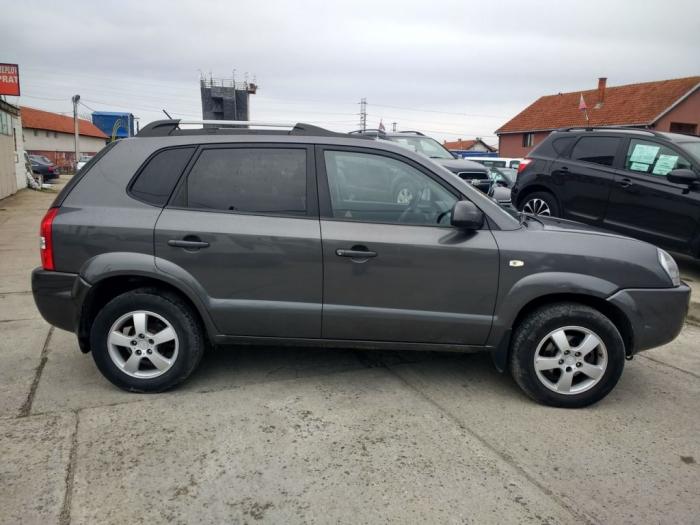 hyundai tucson 2 0crdi besplatni mali oglasi