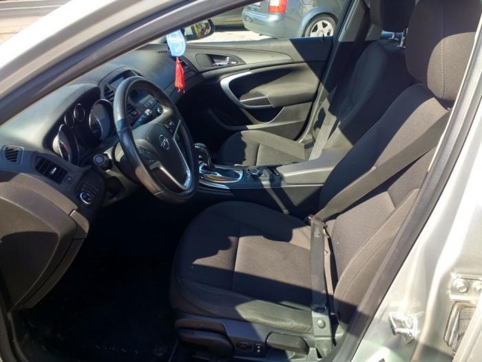 opel insignia 2 0cdti besplatni mali oglasi