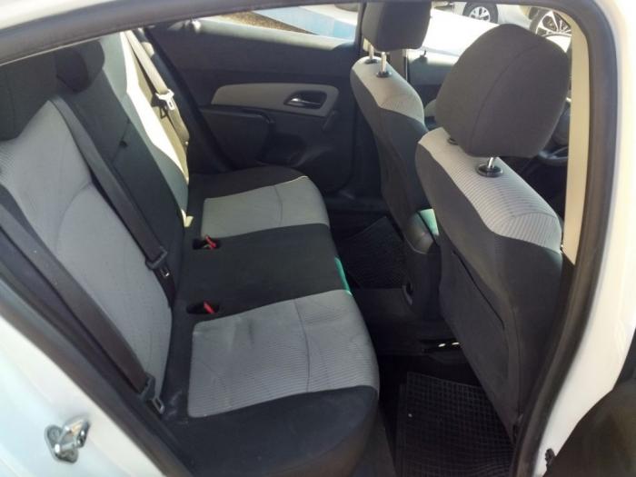 chevrolet cruze 1 6i besplatni mali oglasi
