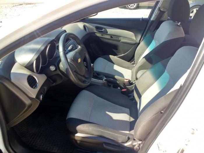 chevrolet cruze 1 6i besplatni mali oglasi