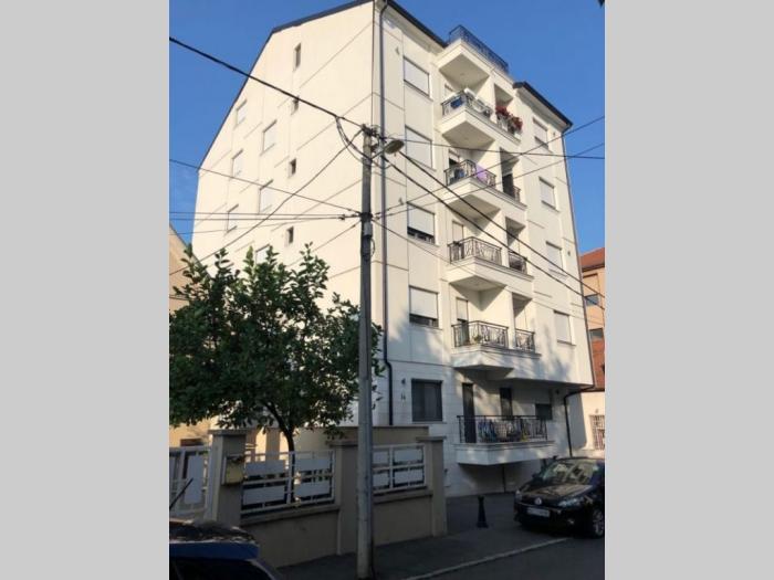 prodajem lux stan na lekinom brdu vlasnik besplatni mali oglasi