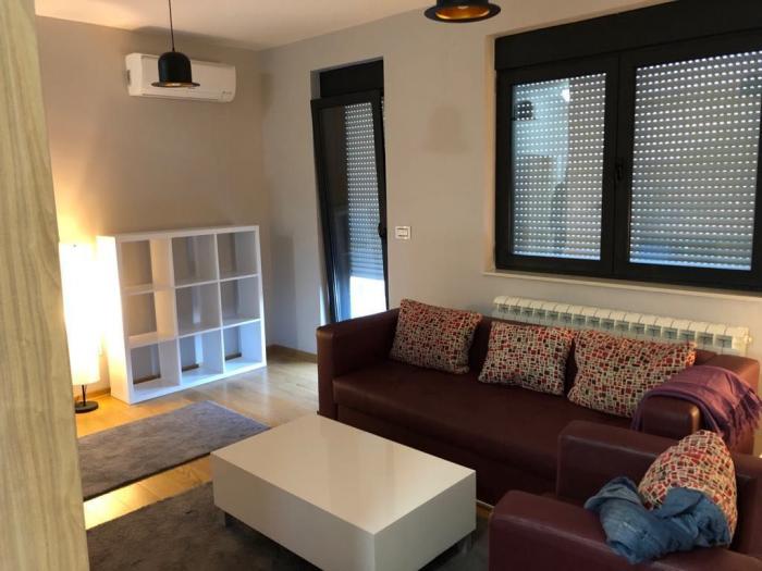 prodajem lux stan na lekinom brdu vlasnik besplatni mali oglasi