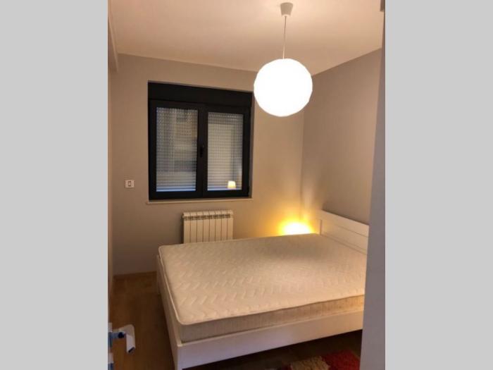 prodajem lux stan na lekinom brdu vlasnik besplatni mali oglasi