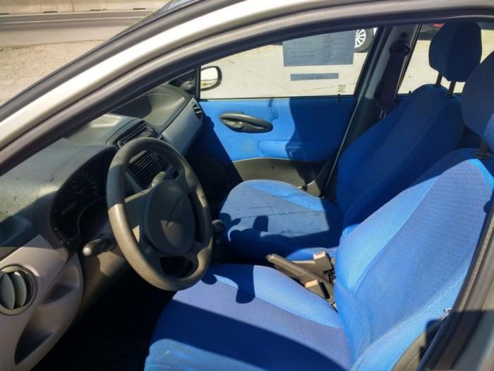 fiat punto 1 3i besplatni mali oglasi